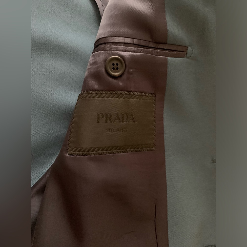 PRADA - Picture 6 of 16
